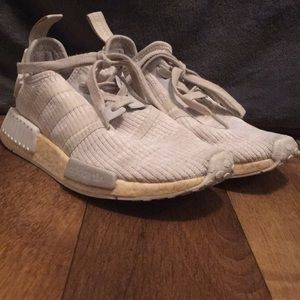 These shoes are too small for me😢.